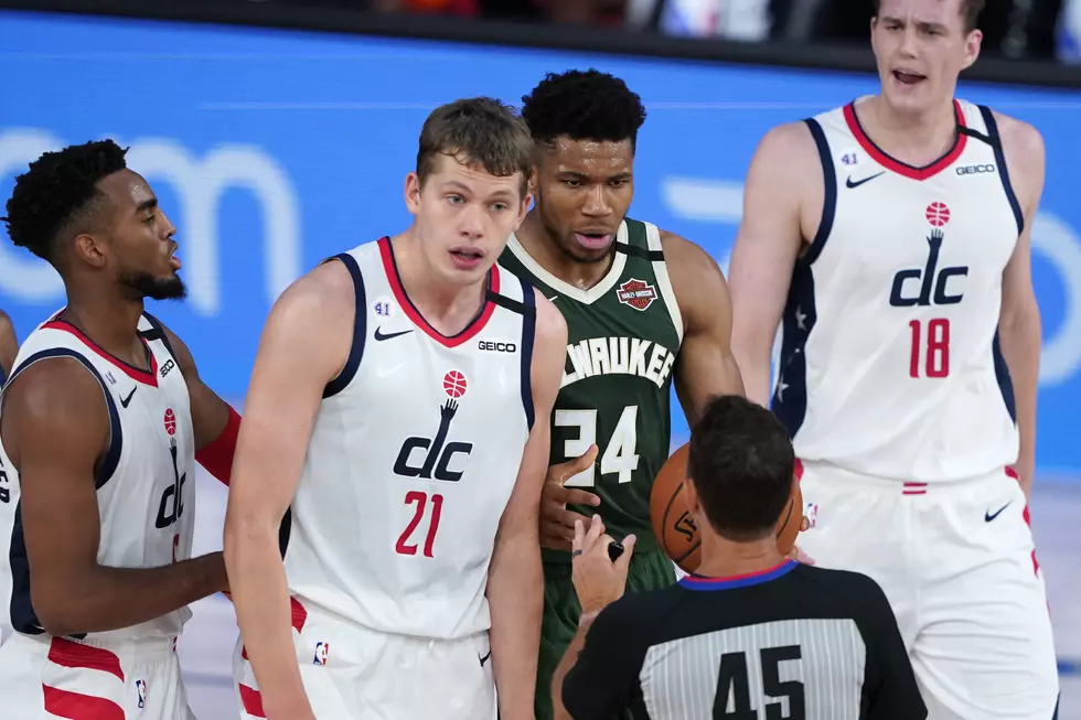 Milwaukee Bucks&#8217; Giannis Antetokounmpo Ejected after Head-Butting