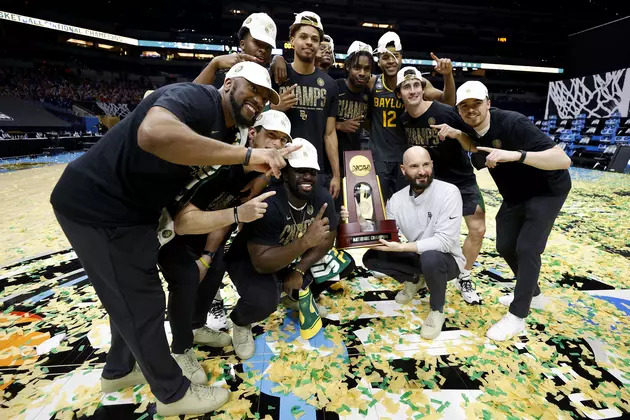 Baylor Overwhelms Gonzaga, Wins First National Title