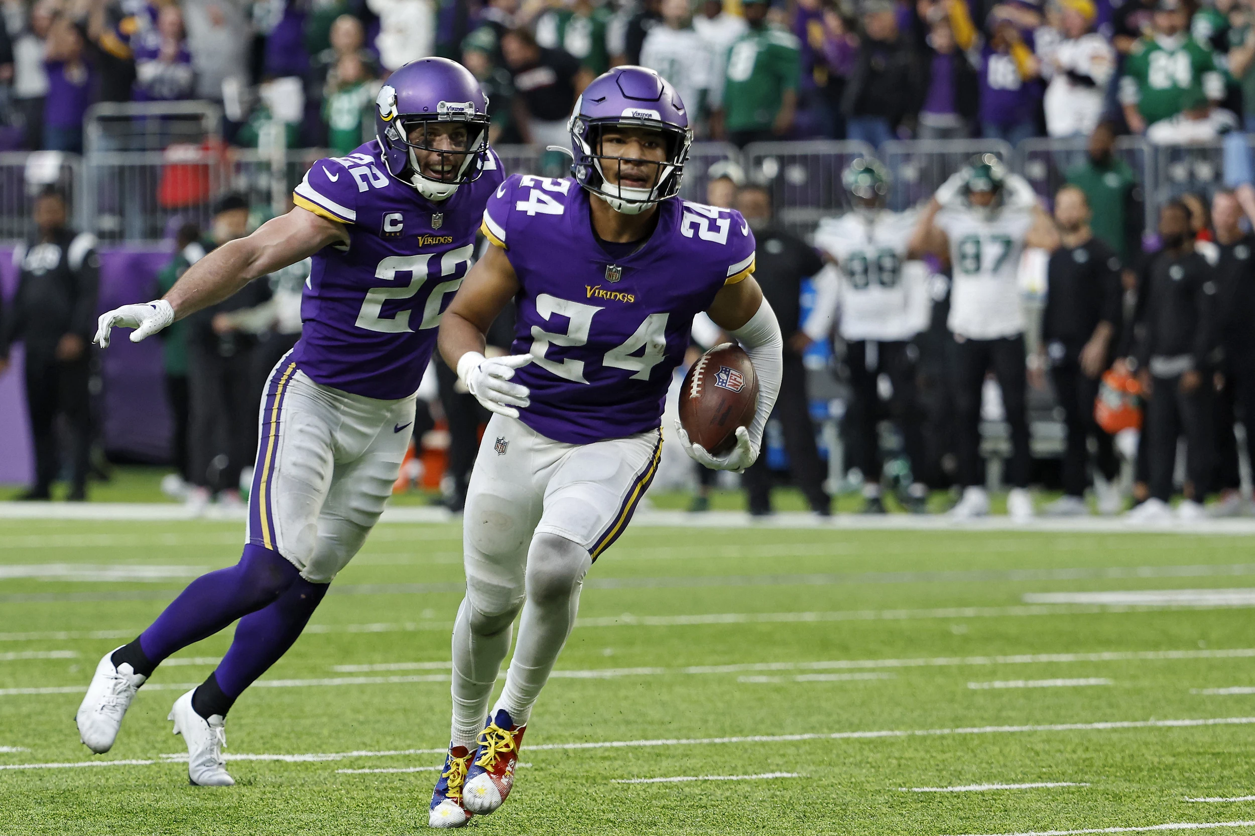 Minnesota Vikings and New York Jets Both Disappoint in Vikings Win