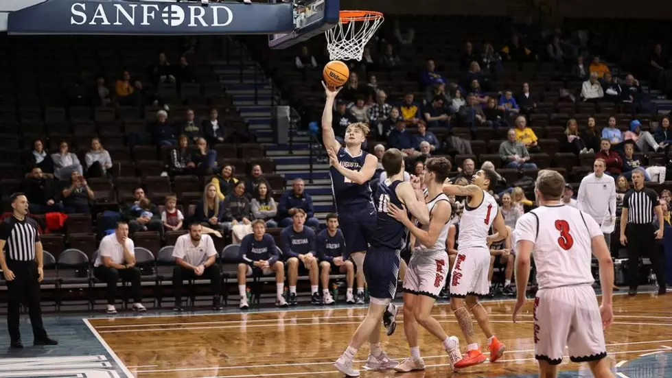 Augie's Isaac Fink Nets 1,000th Point for Vikings 