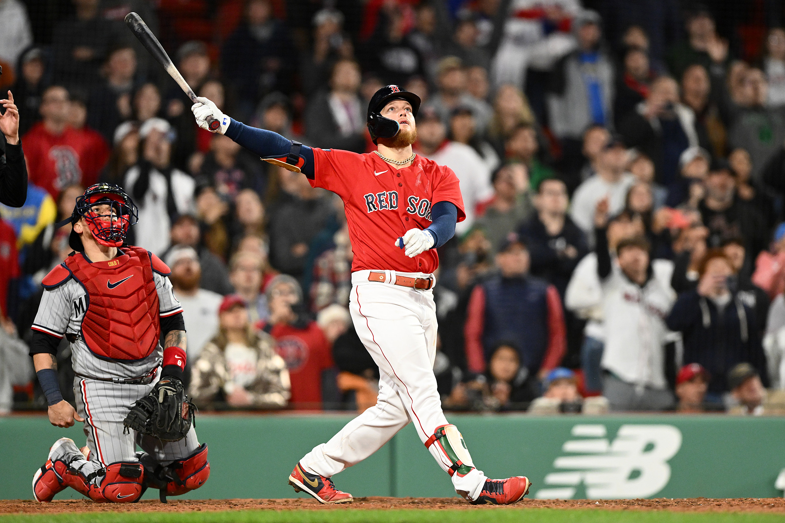 Boston Red Sox Top Minnesota Twins In Extras