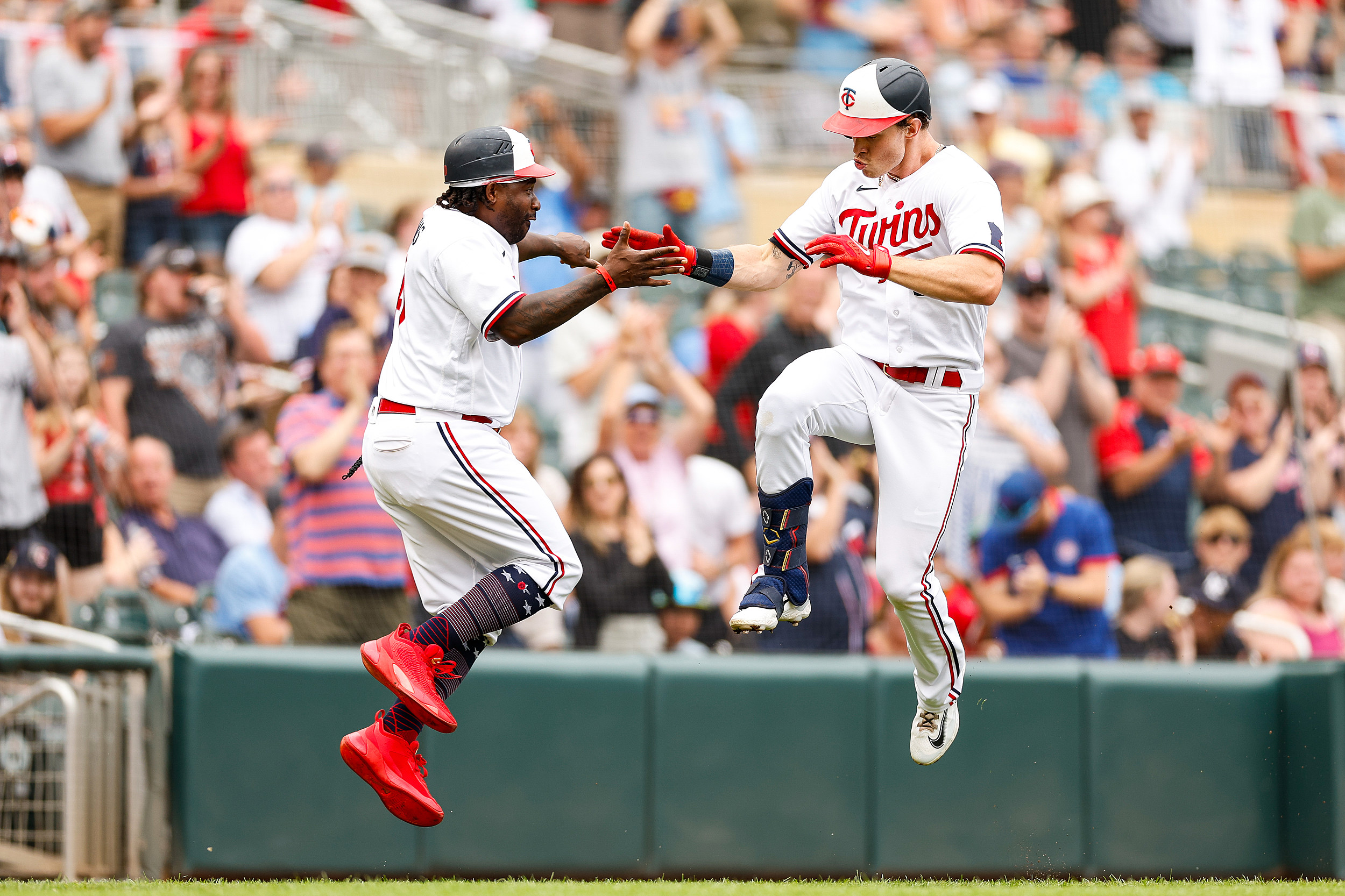 Phillies, Brandon Marsh await test results on his injured knee