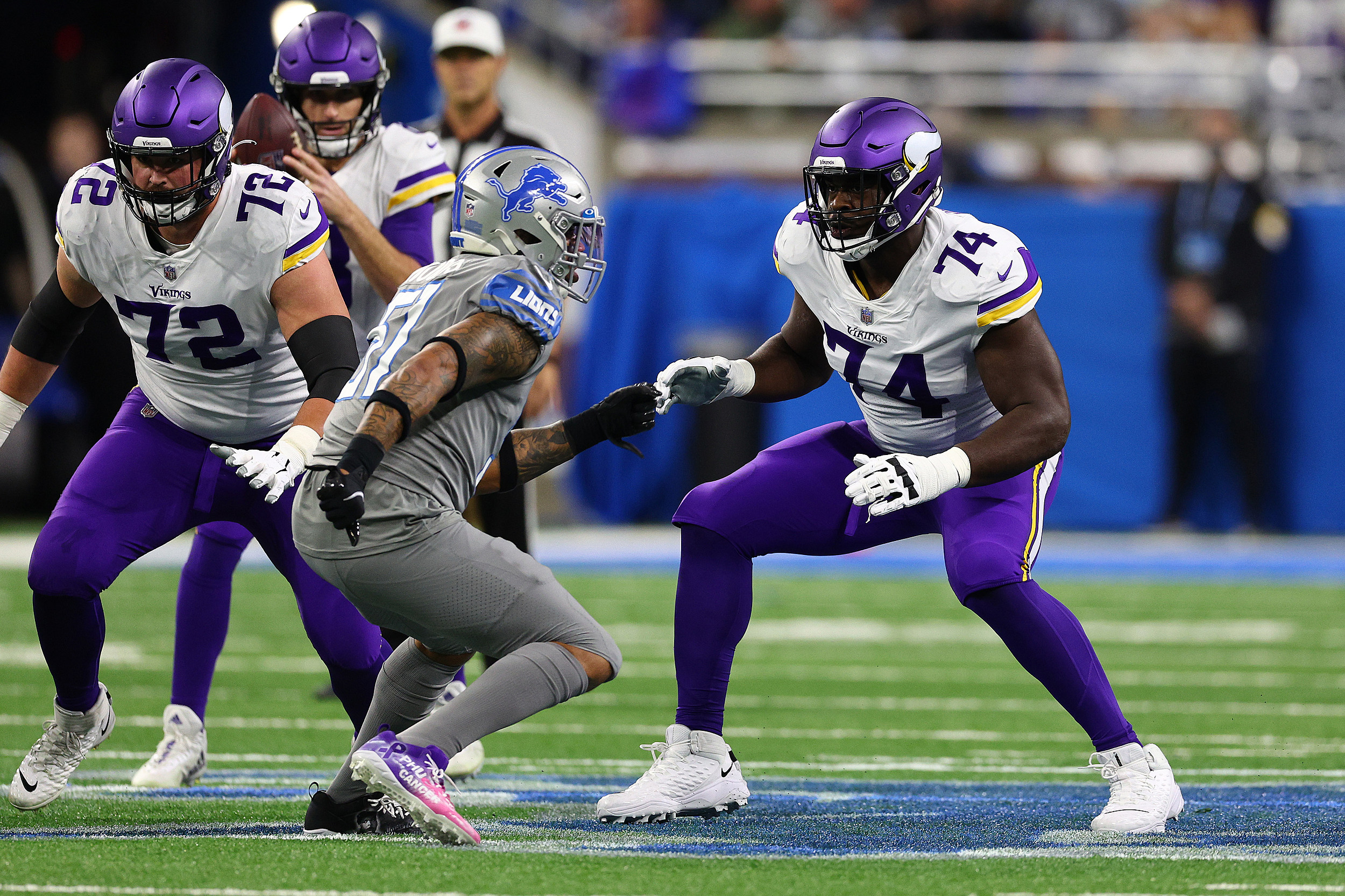 With Christian Darrisaw out, Vikings make big changes on offensive line –  Twin Cities