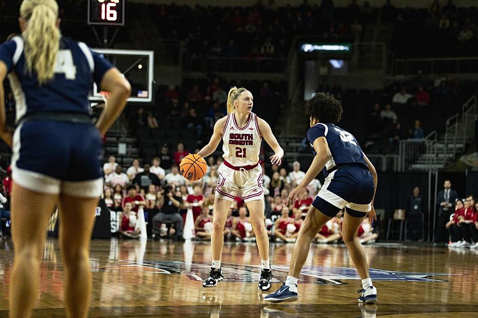 USD’s Larkins Selected To Becky Hammon Player of the Year Watch List