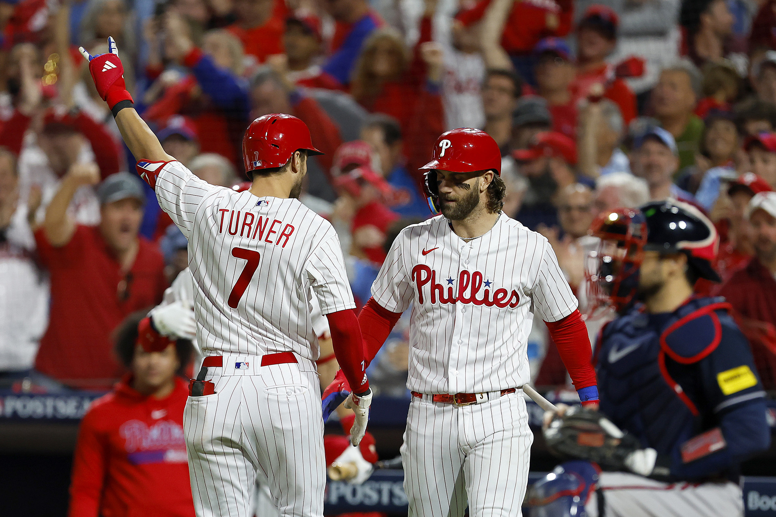 Hot Bryce Harper carries Phillies into 1st World Series since 2009