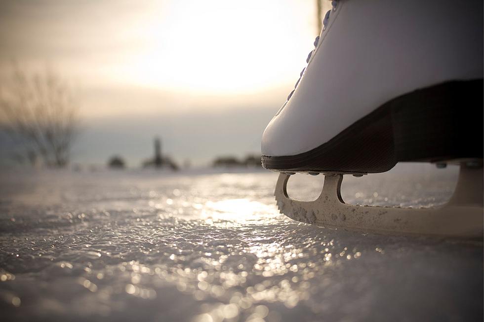 World&#8217;s Largest Skating Rink is How Far From South Dakota and Minnesota?
