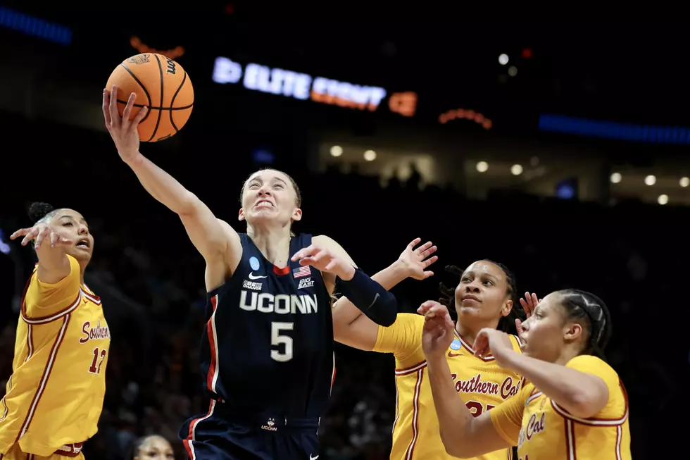 Bueckers Scores 28, Leads UConn to Final Four