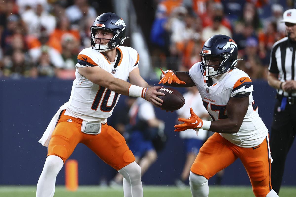 Bo Nix, quarterback of the Denver Broncos, wins against the Green Bay Packers