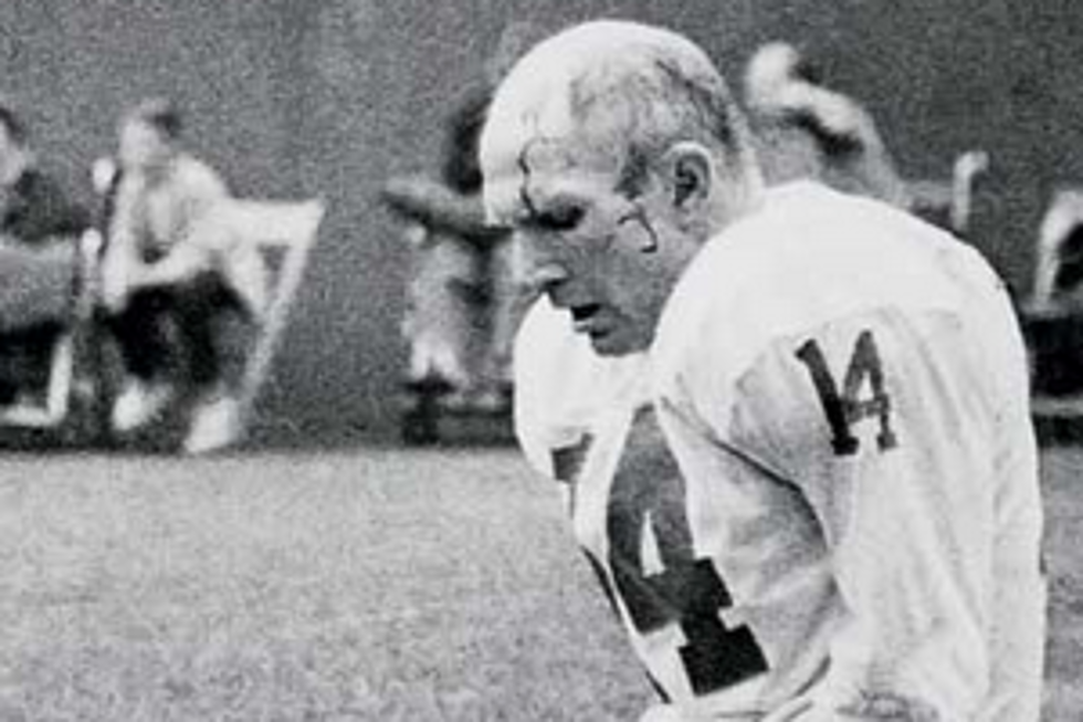 Iconic Photo Symbolizes Y.A. Tittle’s Storied Career