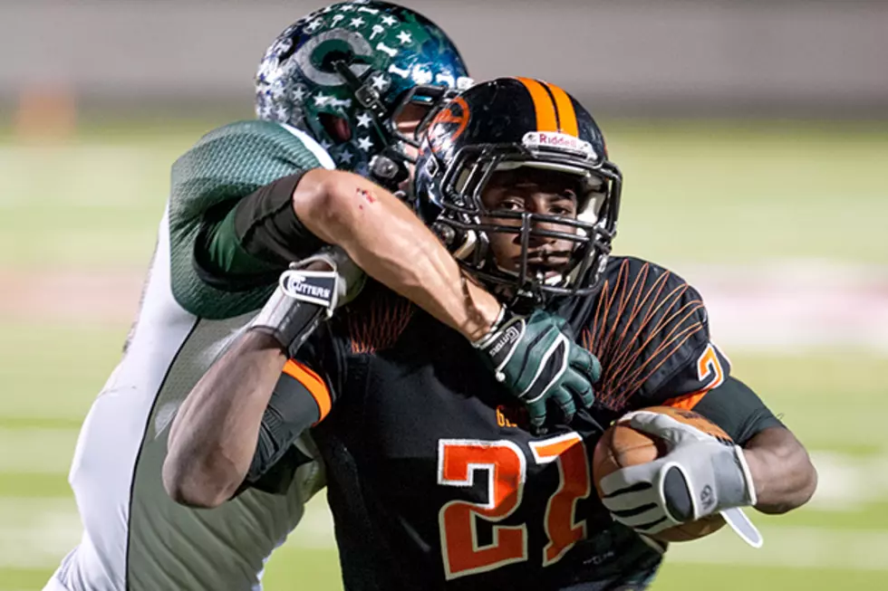 Gilmer Builds Big Lead, Coasts to 51-36 Bi-District Victory Against Canton