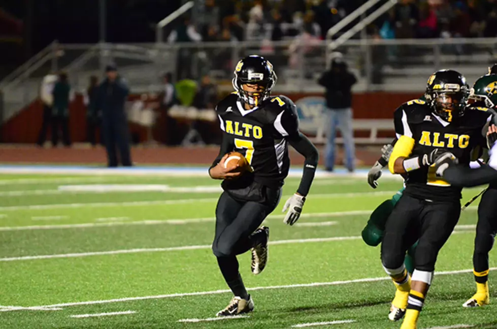 Jacolby Whitaker, Zac Sturns Lead Alto to 35-28 Second-Round Win Over Hull-Daisetta