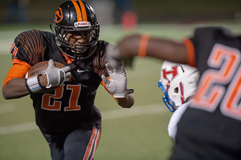 Gilmer Comes Storming Back to Take Down Henderson + Reach State Semifinals