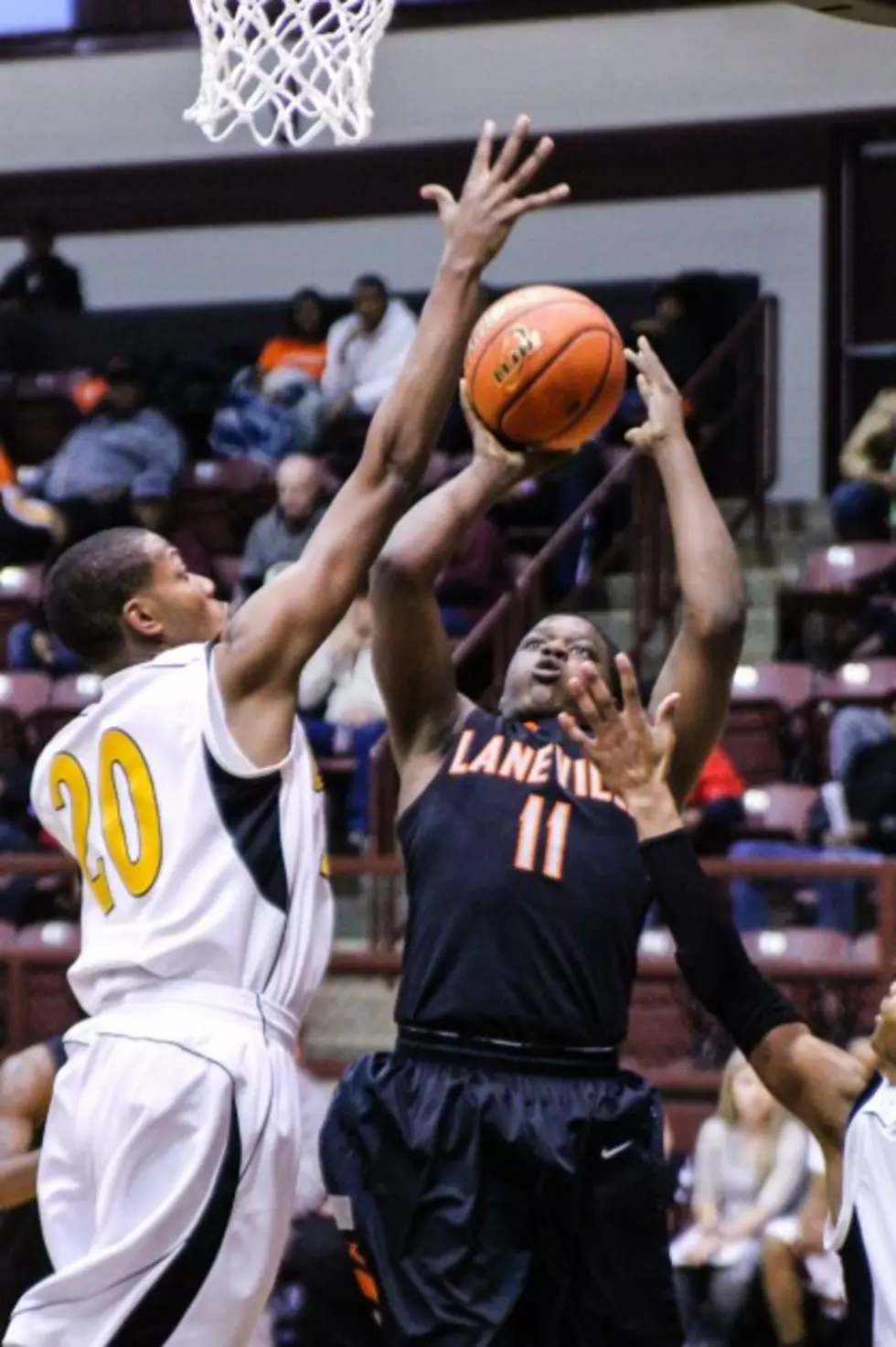 State-Ranked Laneville Pulls Away from Broaddus in a Tenaha Holiday Hoops Scholarship Classic Game at Panola College