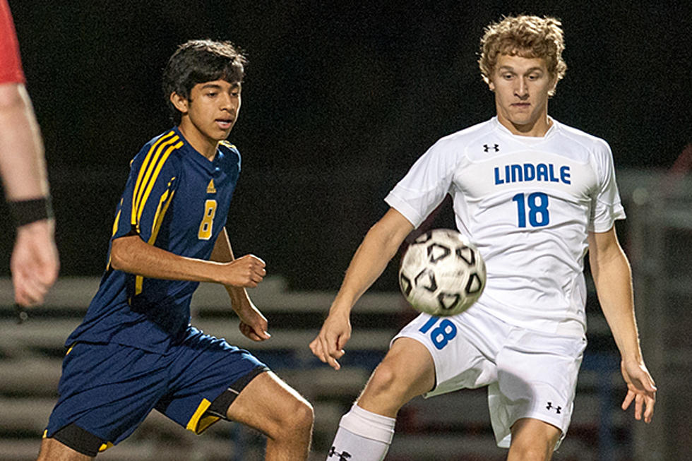 Riley Alvey Delivers in Lindale’s Third-Round Playoff Shootout Victory Over Pine Tree