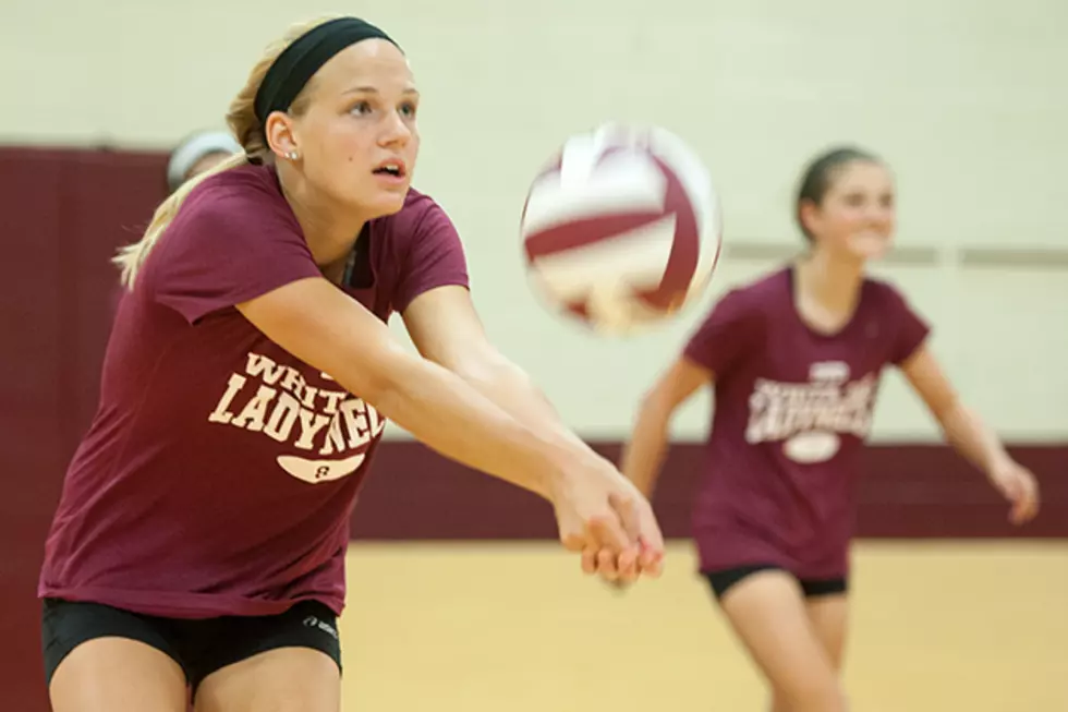 Friday Volleyball: White Oak + Tyler All Saints Each Go 3-0 in Pool Play At Van Tournament