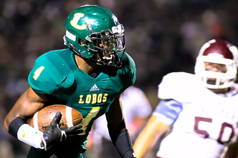 Dezmond Chumley + Longview Hammer Mesquite, 69-17, in District 12-5A Opener