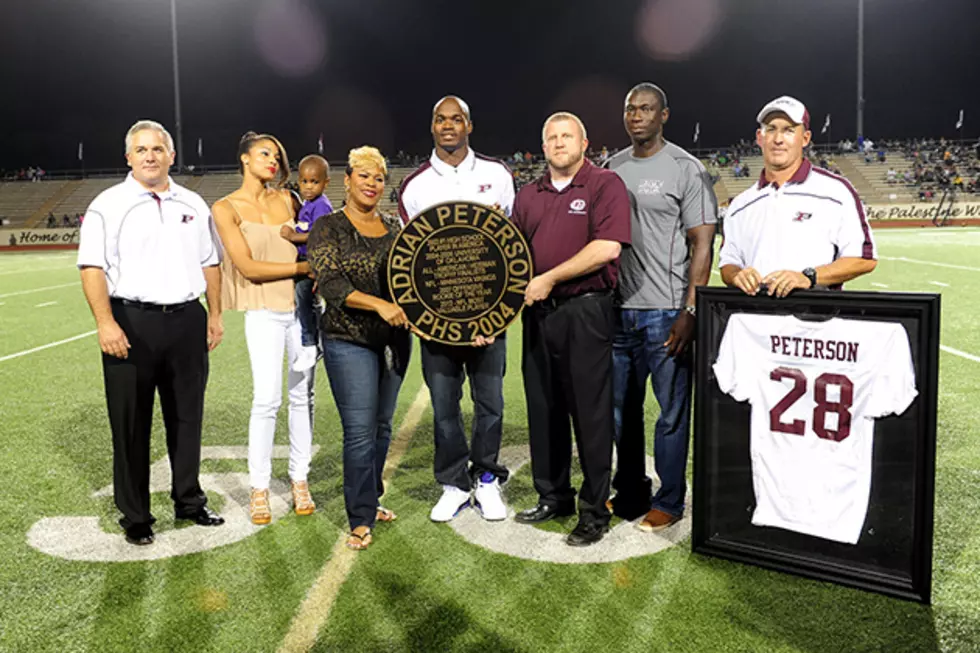 Palestine High School Inducts Adrian Peterson + Sandra Cummings-Glover to Wall of Honor