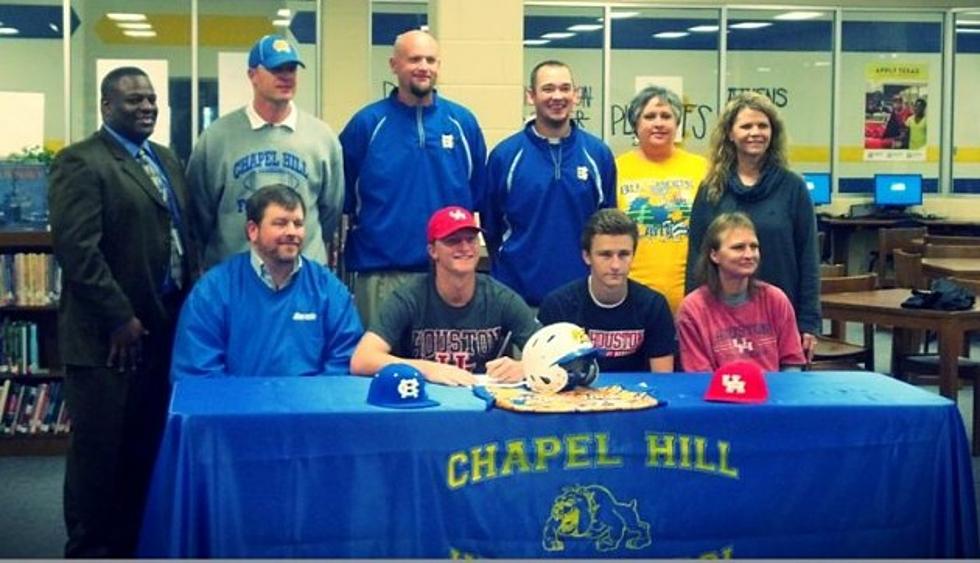 Chapel Hill Pitcher Pat Day Signs with Houston