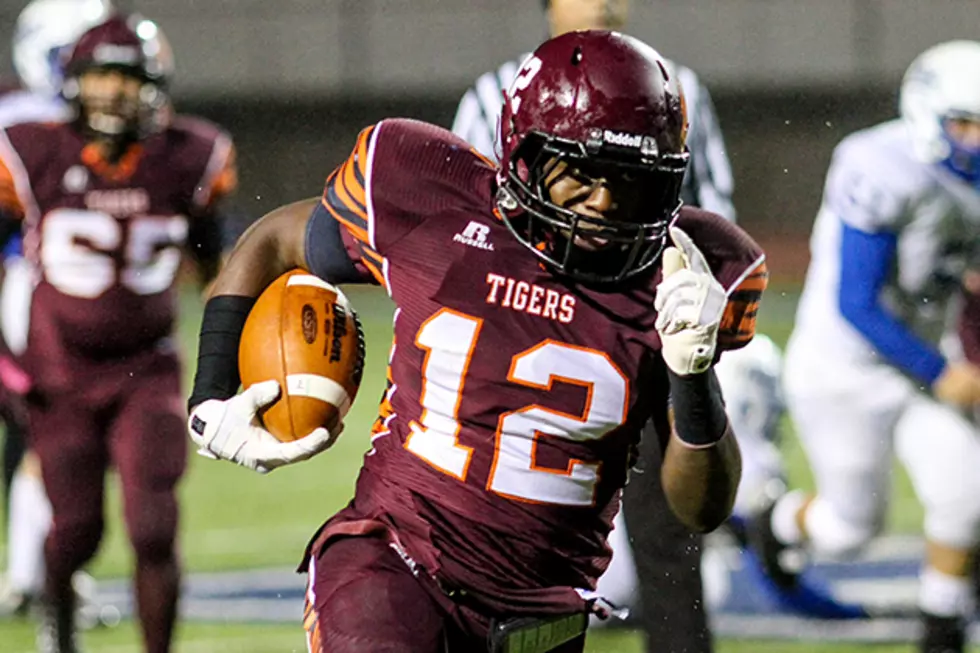 Chavis Gregory + No. 2 Tenaha Have No Problems Dispatching Frost, 63-8