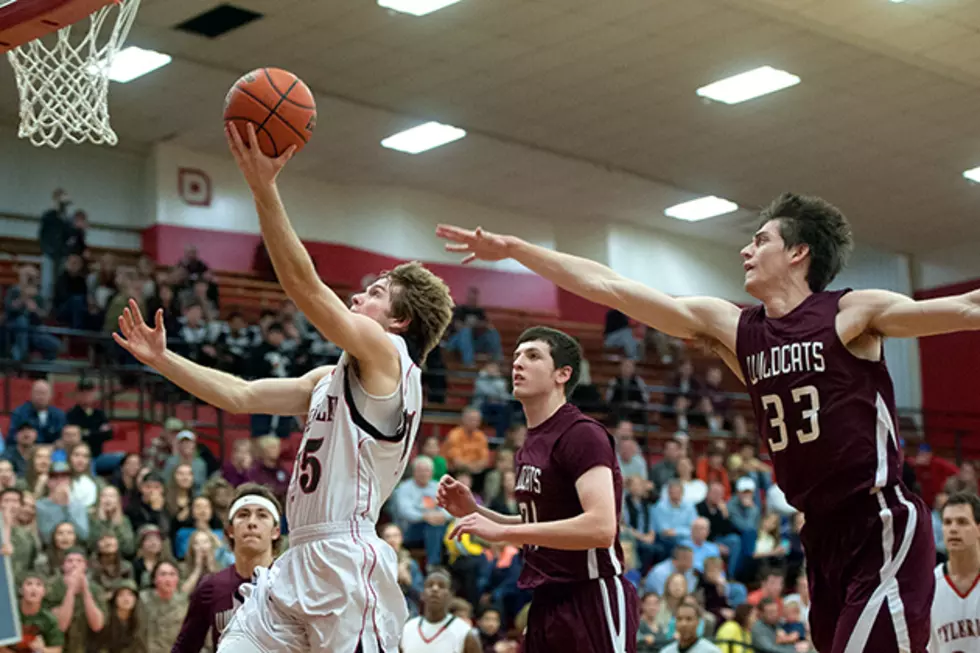 Balanced Attack Leads Tyler Lee Past Whitehouse, 51-39