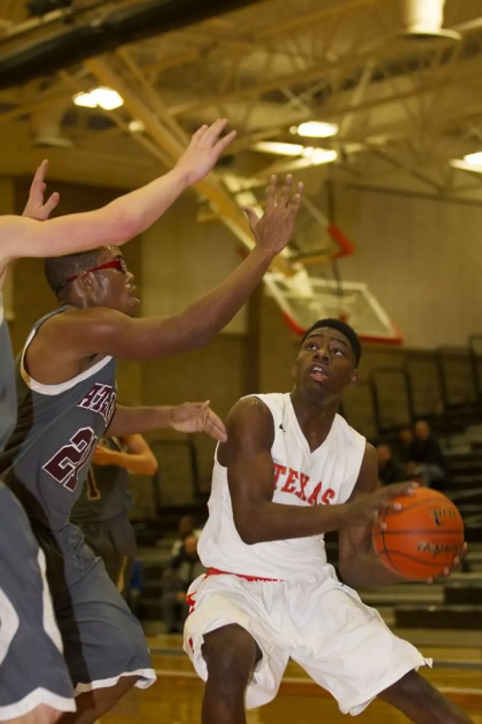 Texas High Holds Off Liberty-Eylau for 86-73 Win