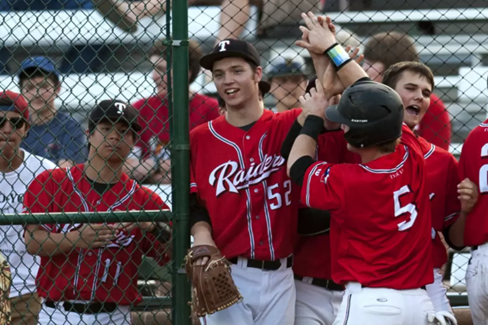 Tyler Lee Takes Advantage of Miscues to Rout Longview + Clinch Playoff Spot