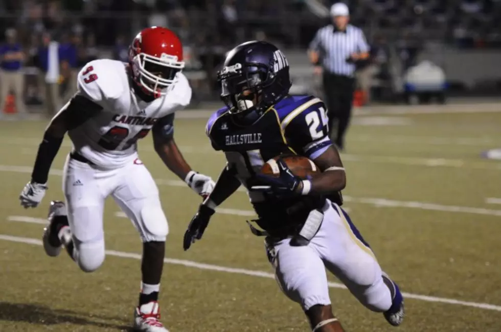 Wyatt Wolverton, Hallsville Take It to Defending-Champion No. 4 Carthage, 52-20