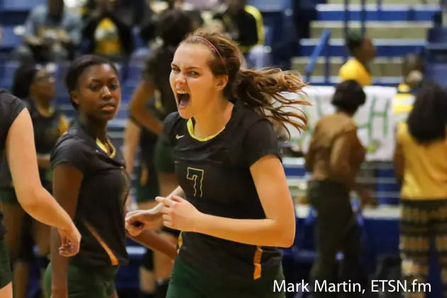 Longview Rolls to Sweep of Whitehouse in Bi-District Volleyball Playoff