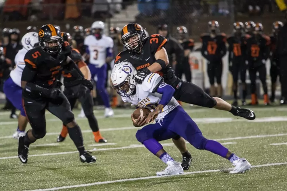 Gilmer Powers Its Way Past Center In Regional Round, 36-21