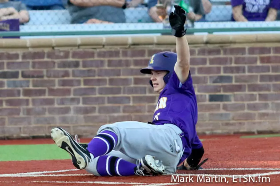 Lufkin Erupts Late in Game 2 to Eliminate Hallsville + Advance to Regional Semis