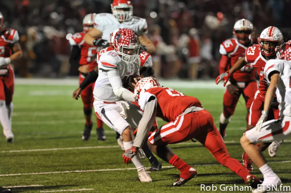 Eighth-Ranked Van Still Claims District Title Despite 19-14 Upset Loss to Terrell