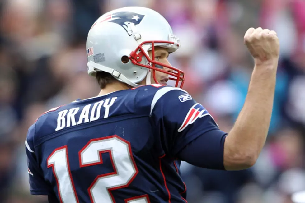 Tom Brady&#8217;s Blow to the Knee [VIDEO]