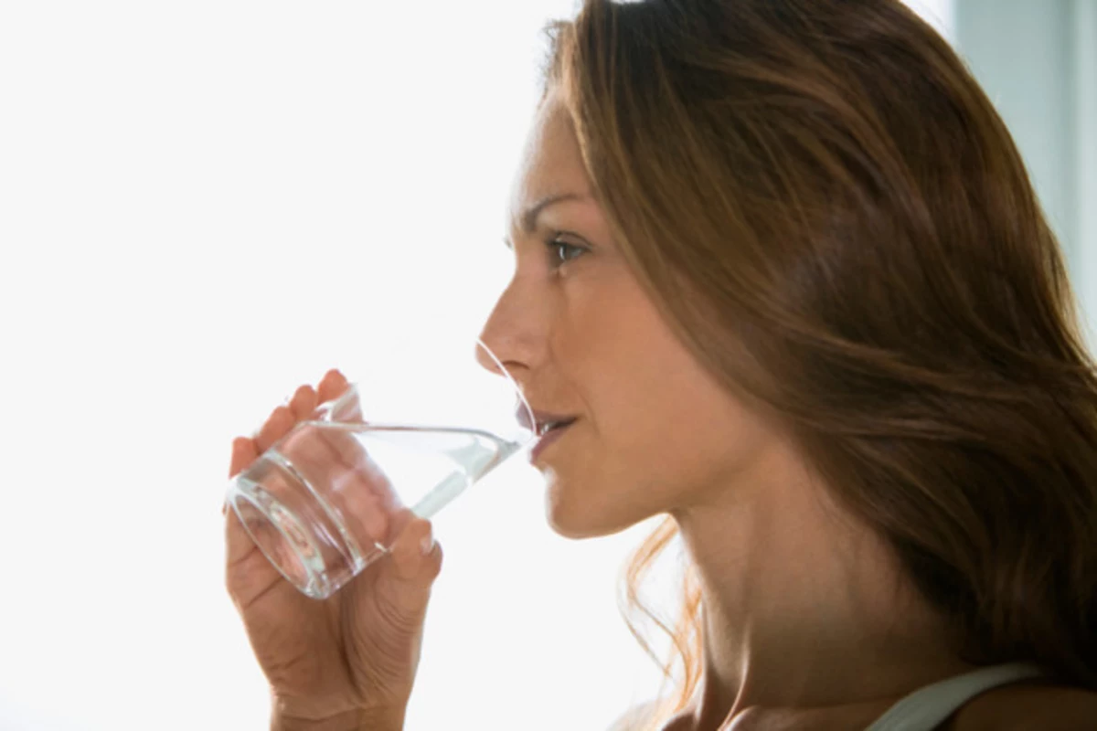 Можно ли на голодный желудок пить воду