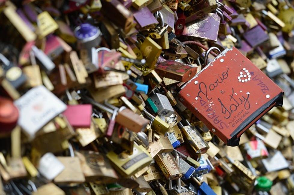 &#8216;Love Locks&#8217; Taken Down in France but Not in Portland