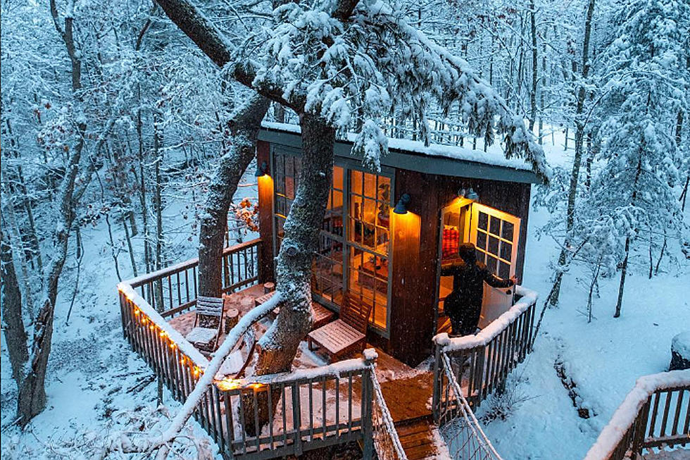 Maine Tree House Looks Like Perfect Winter Escape