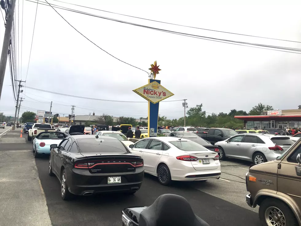 Classic Car Owners Pack Nicky’s Parking Lot For One Final Cruisin’