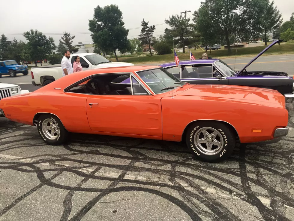 Classic Car Owners Pack Nicky&#8217;s Parking Lot For One Final Cruisin&#8217;