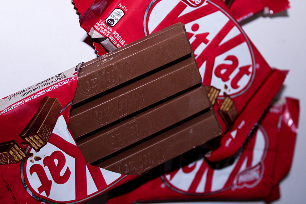 Maine Driver Ticketed For Eating Kit Kat Bar