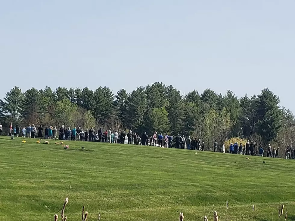 Hundreds Show Up To Honor Maine Veteran At Funeral After Post Goes Viral