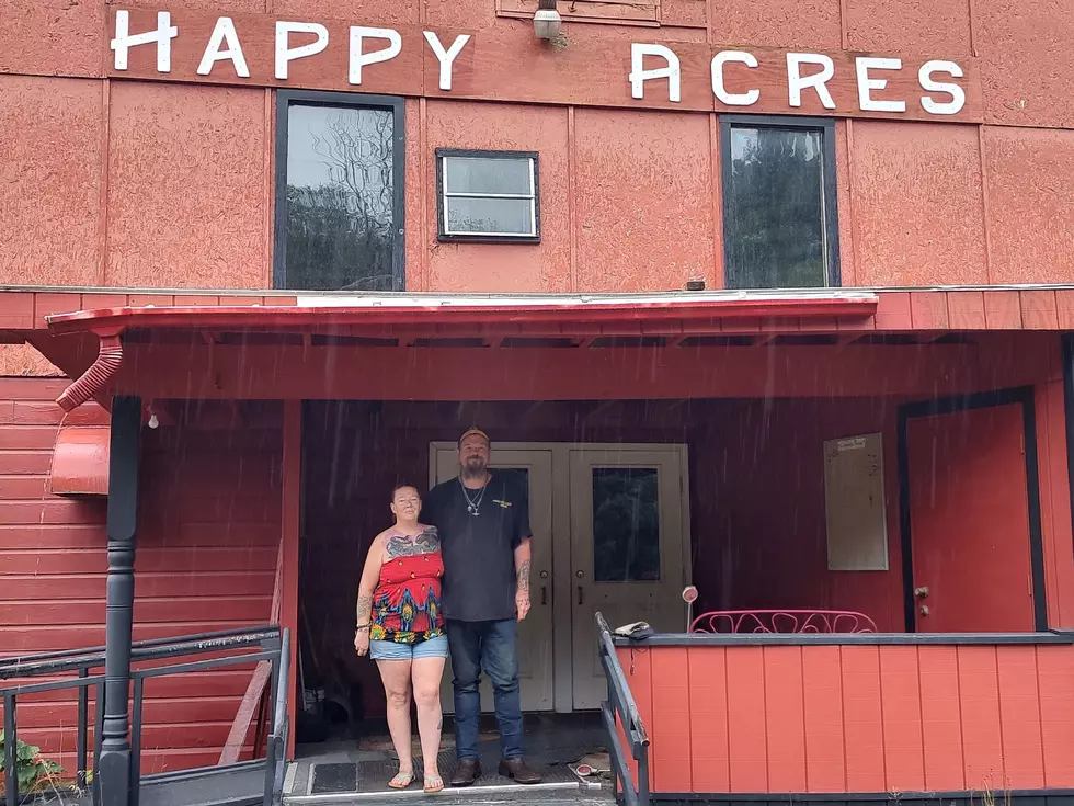 Happy Acres to Mad Moose Saloon & Smokehouse 1, Mad Moose Saloon & Smokehouse