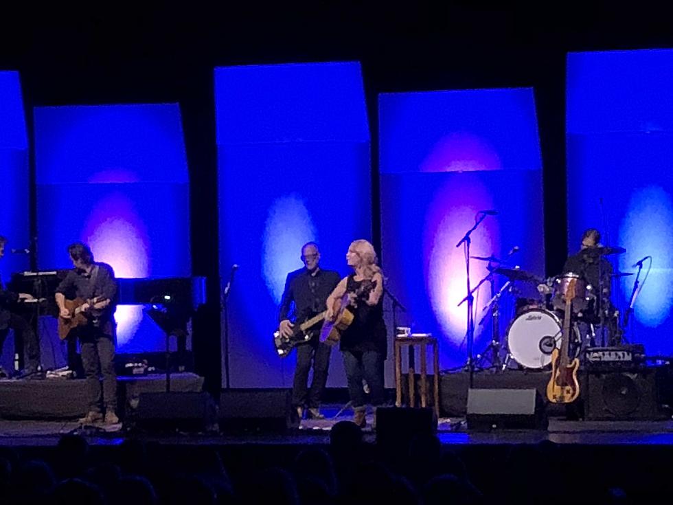 A Big Chuck Review:  Mary Chapin Carpenter at Foothills!