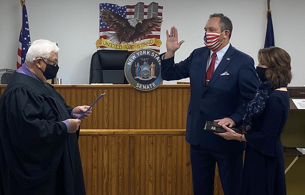 Oberacker Replaces Sen. Seward; Is Sworn In