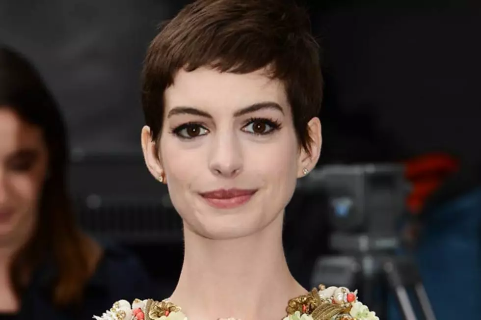 Anne Hathaway Is a Married Lady [PHOTO]