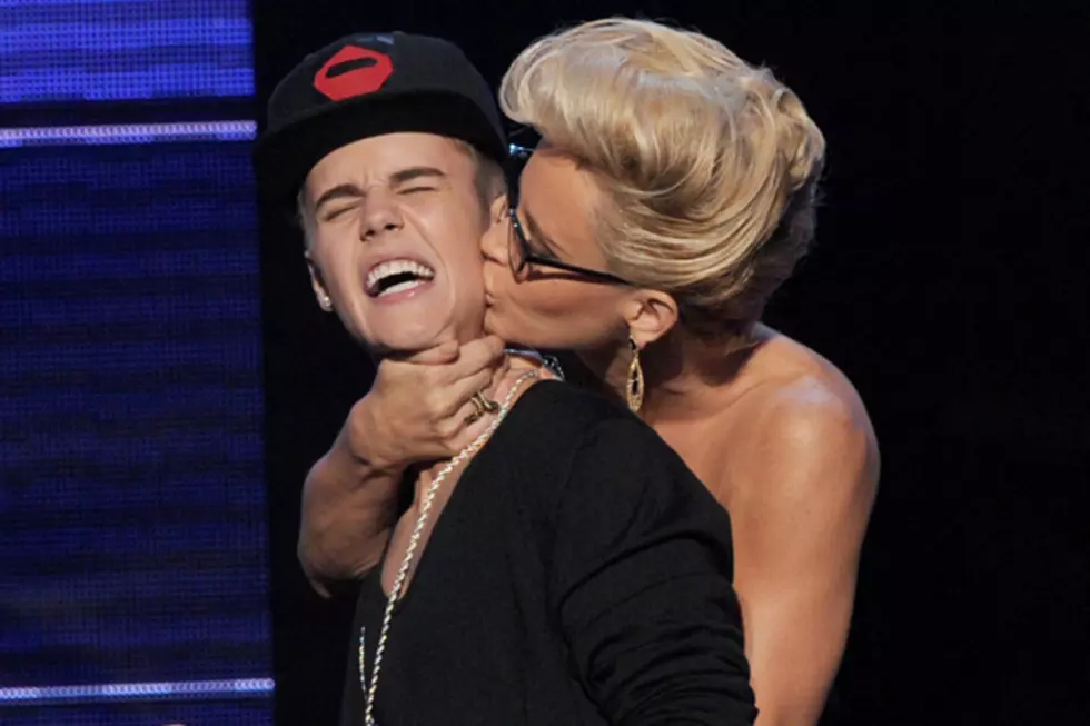 Jenny McCarthy &#8216;Cougar Rapes&#8217; Justin Bieber Because That&#8217;s Totally Appropriate