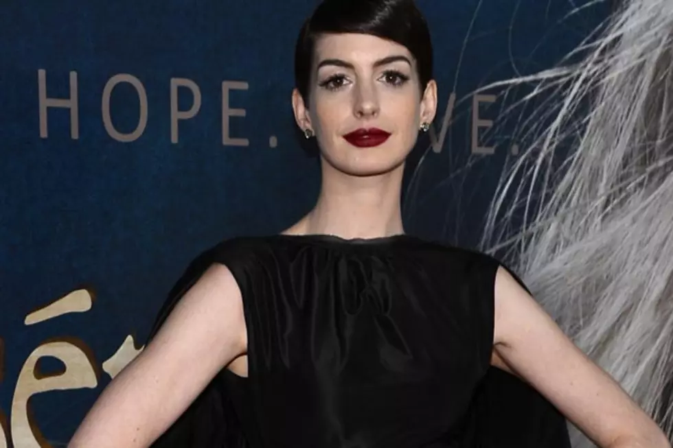 WTF Is She Wearing: Anne Hathaway at the &#8216;Les Miserables&#8217; NYC Premiere [PHOTOS]