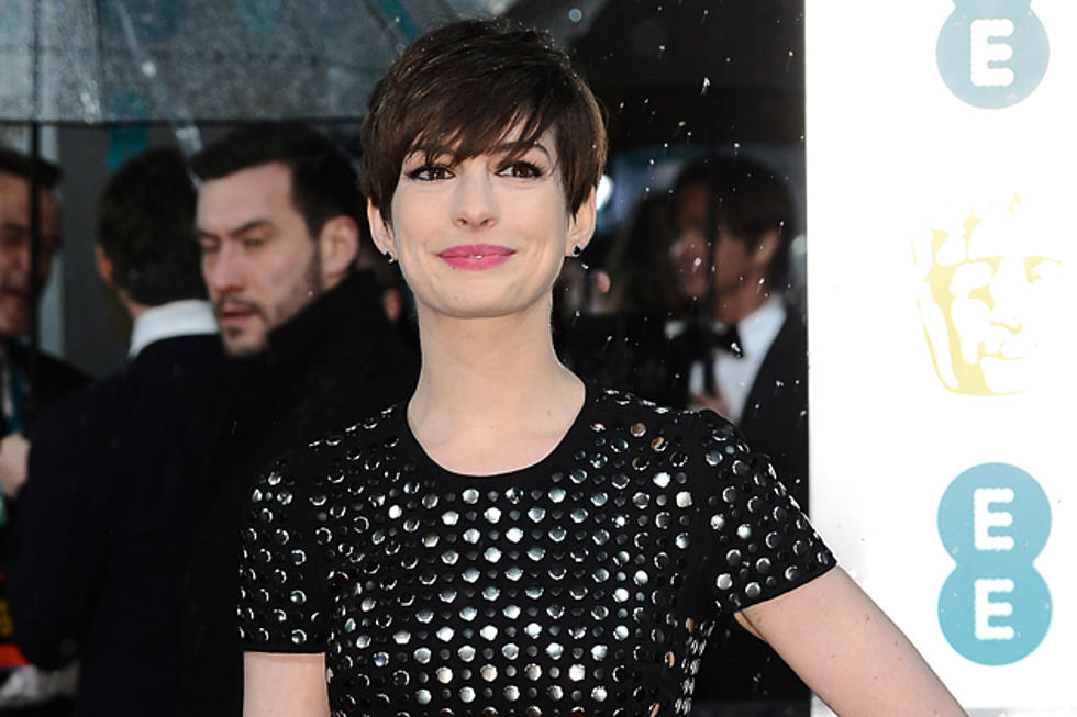 Anne Hathaway Got Booed at the BAFTAs, But It Wasn’t Her Fault. Honest. [VIDEO]