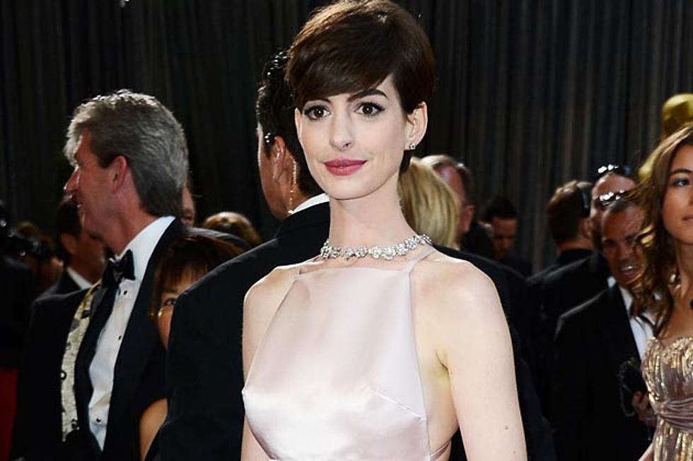 Anne Hathaway Ditched Her Valentino Oscar Gown Because It Looked Like Amanda Seyfried’s Dress