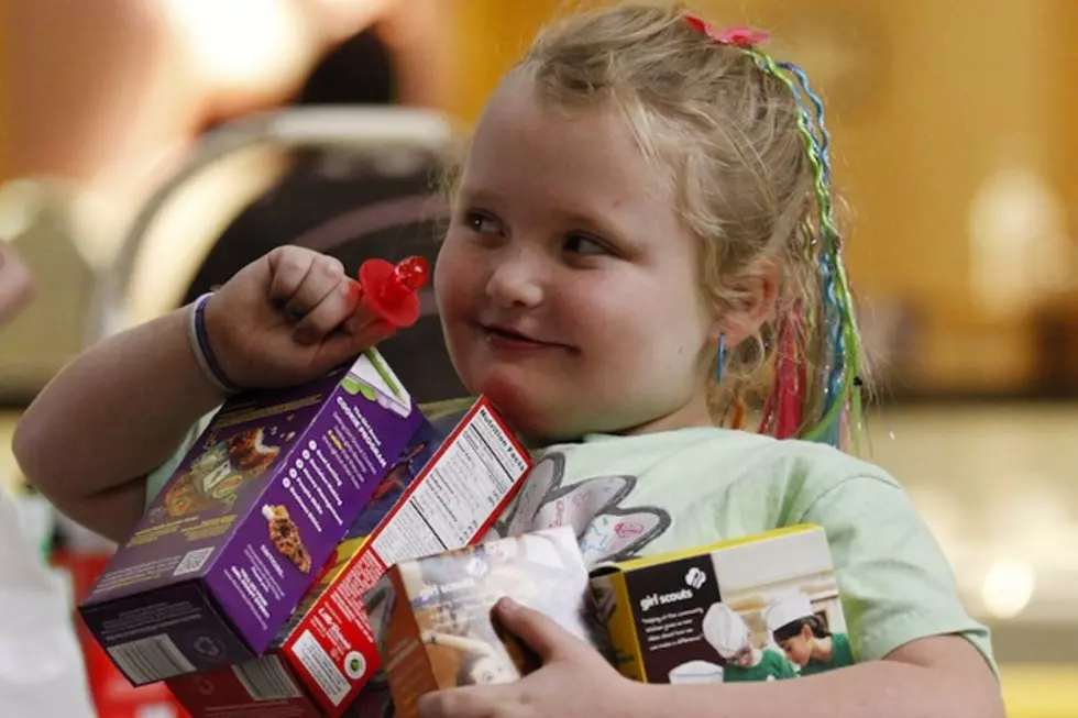 Honey Boo Boo Sells Girl Scout Cookies the Luddite Way [PHOTOS]