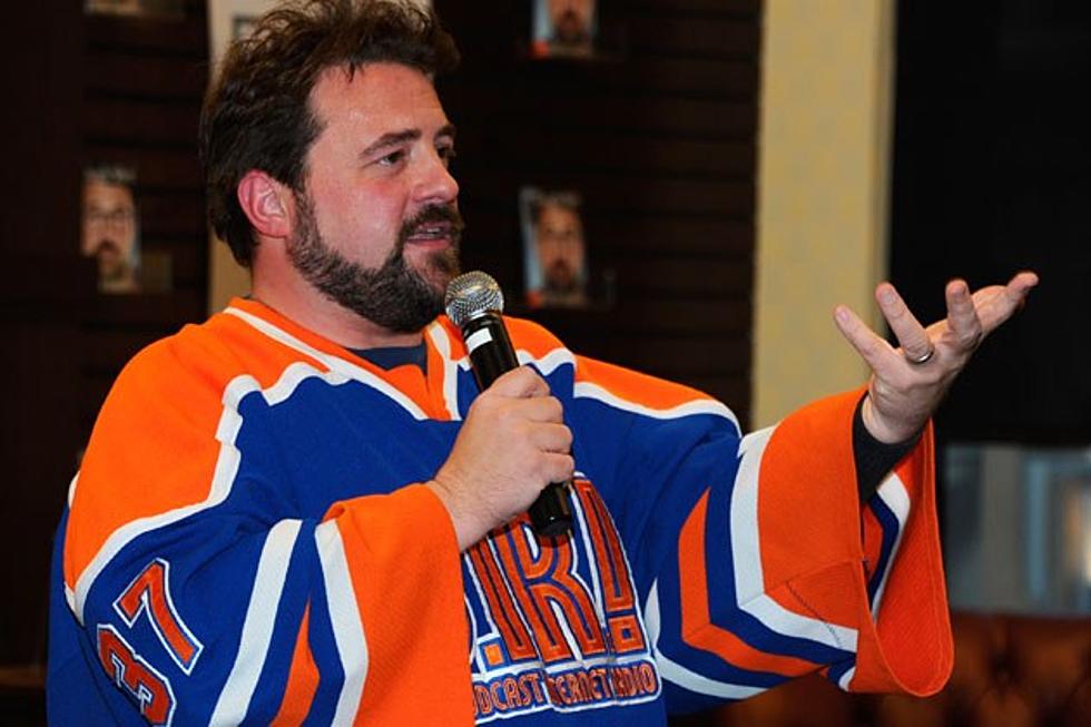 Kevin Smith Makes Fans Squee by Posting Photo of ‘Clerks III’ Script