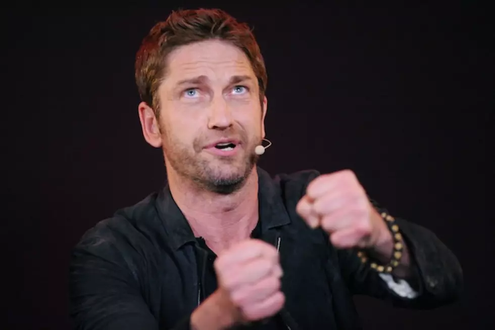 When Gerard Butler Works Out, He Uses Small Children as Weights – Photo of the Week
